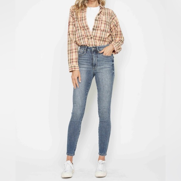 NWT Judy Blue PLUS + REG Size Tummy Control Faded Blue Wash Skinny Jeans - Picture 7 of 8